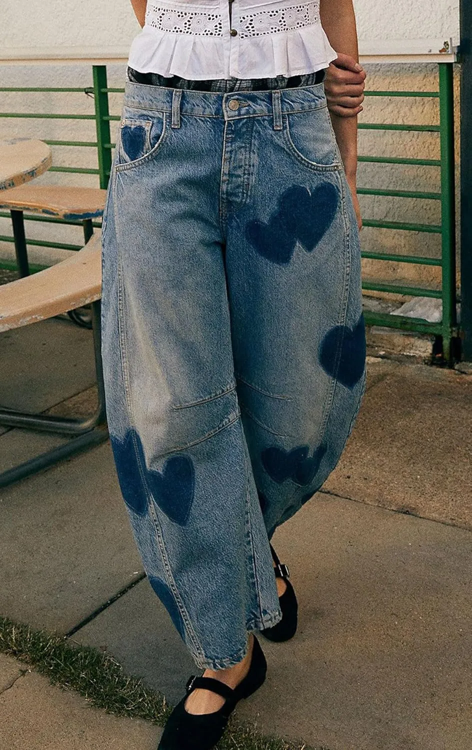 GGUHHU Distressed Barrel Jeans for Women Y2K Wide Leg Baggy Denim Pants Boyfriend Floral Trousers